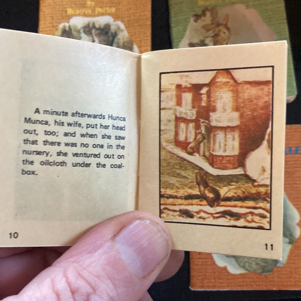 Vintage handmade doll house furniture with dishes & mini books ❤️❤️ - Picture 12 of 12